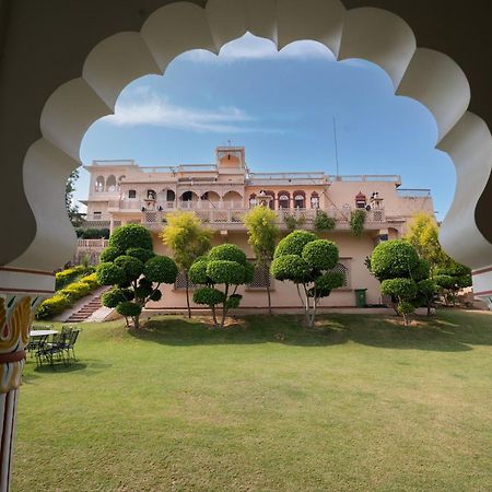 Fort Beejwar Chauhan By Aayams Neemrana Shahjahanpur Bagian luar foto