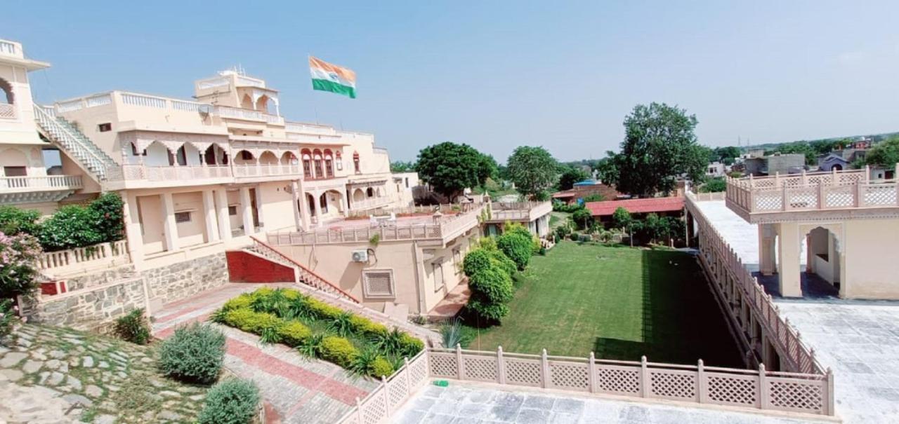Fort Beejwar Chauhan By Aayams Neemrana Shahjahanpur Bagian luar foto