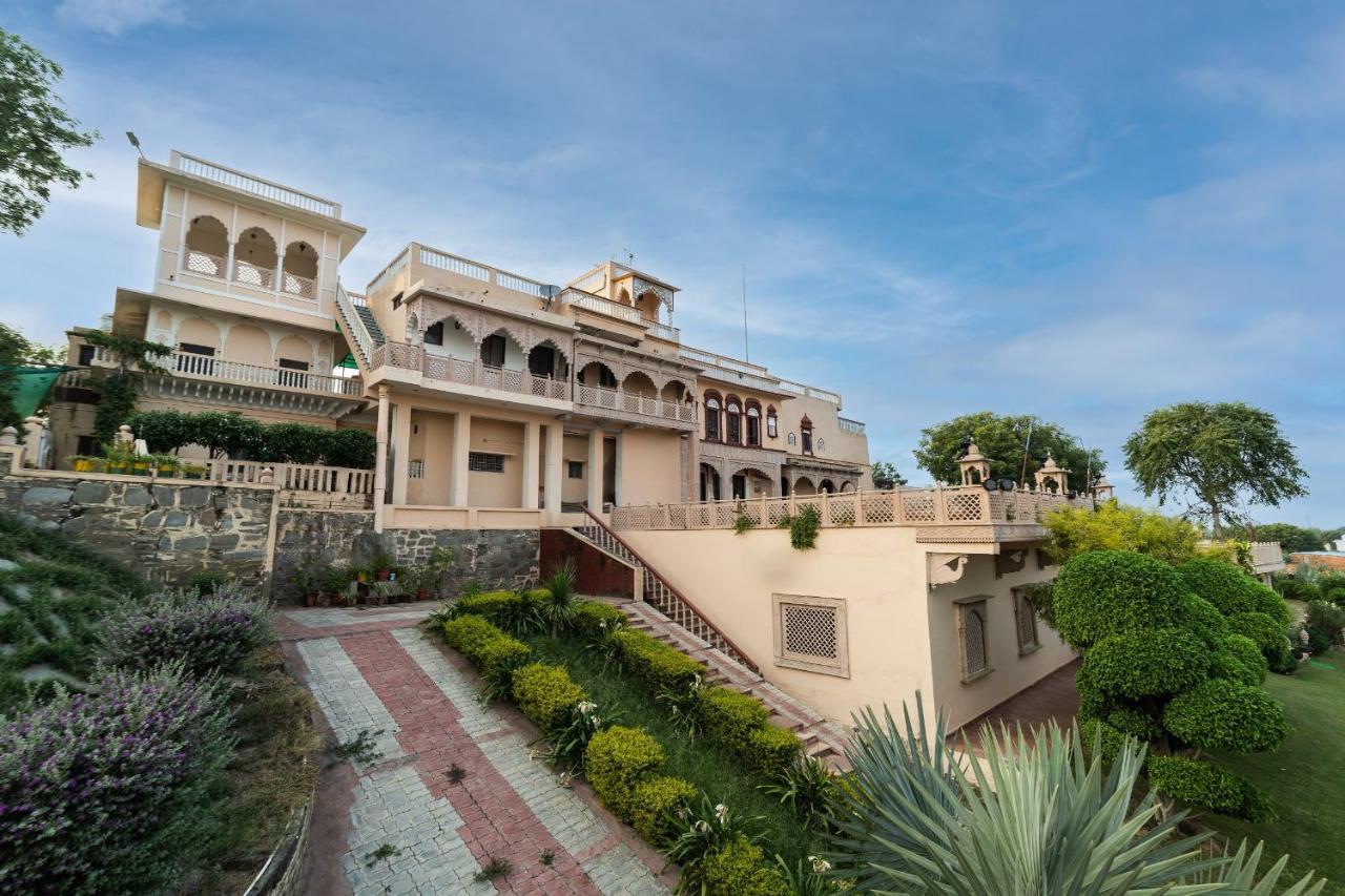 Fort Beejwar Chauhan By Aayams Neemrana Shahjahanpur Bagian luar foto